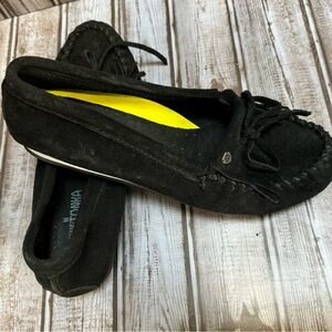 Minnetonka Kilty Plus suede loafer